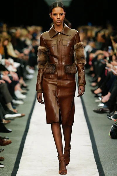 Look 24